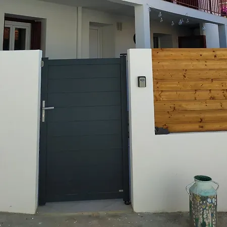 Apartment Rdc A 2 Pas Du *